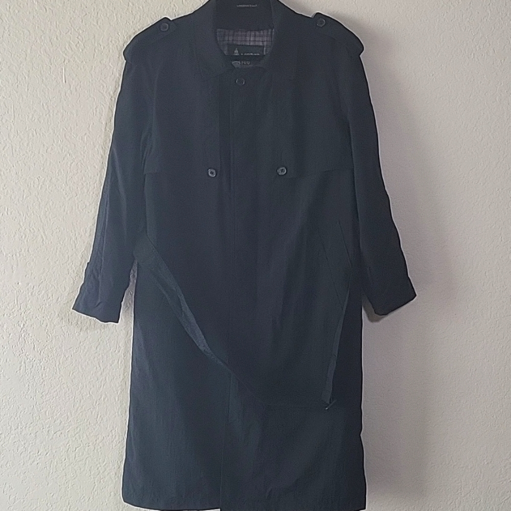 Black long men's trench coat London Fog